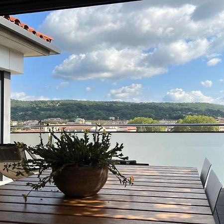 Atico De Diseno Con Terraza En El Centro De Olot Daire Dış mekan fotoğraf