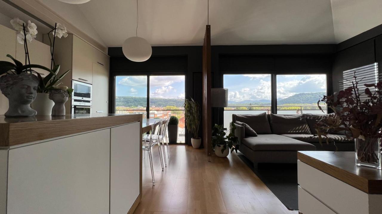 Atico De Diseno Con Terraza En El Centro De Olot Daire Dış mekan fotoğraf