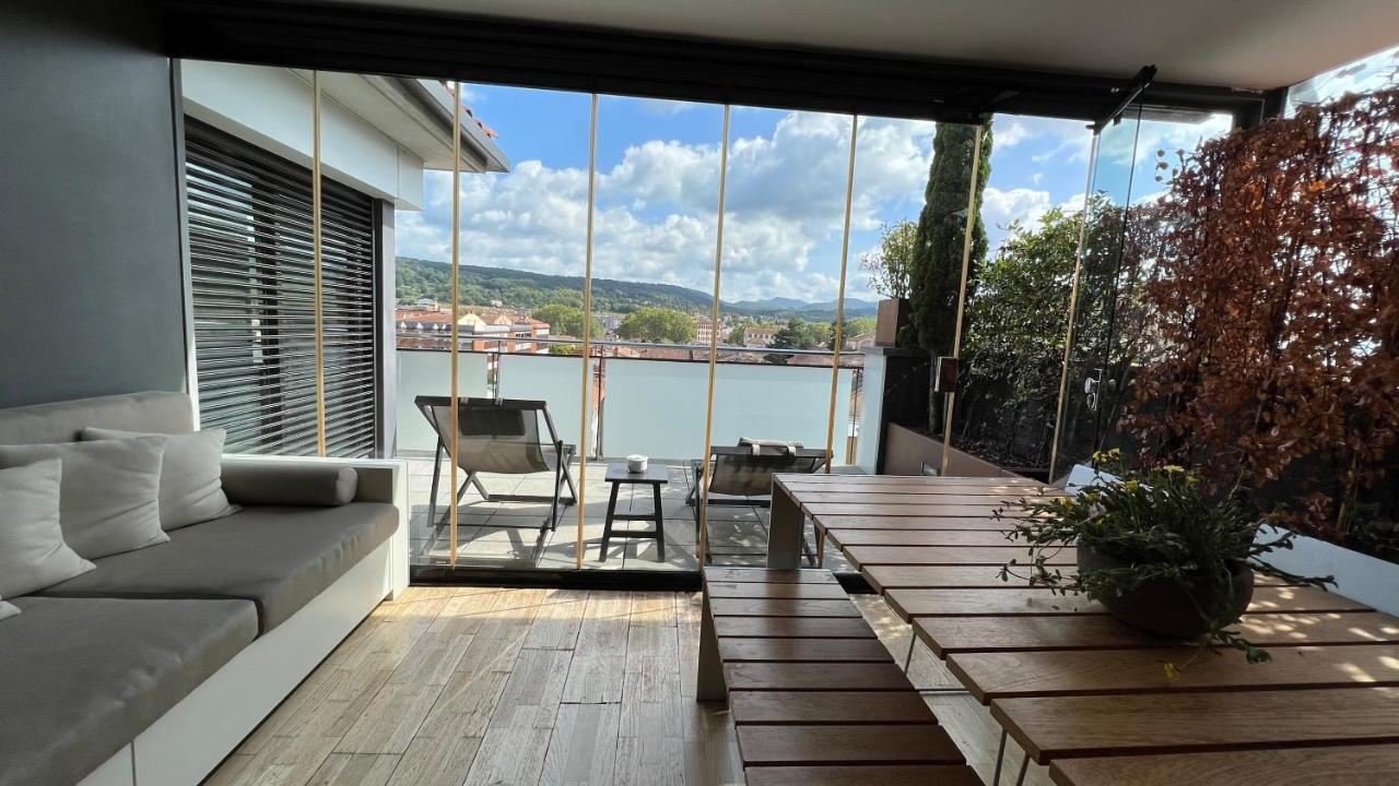 Atico De Diseno Con Terraza En El Centro De Olot Daire Dış mekan fotoğraf